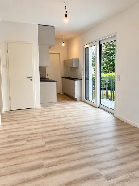 Ruhig wohnen mit Blick ins Grüne – charmante 1-Zimmer-Wohnung mit Balkon — photo 1